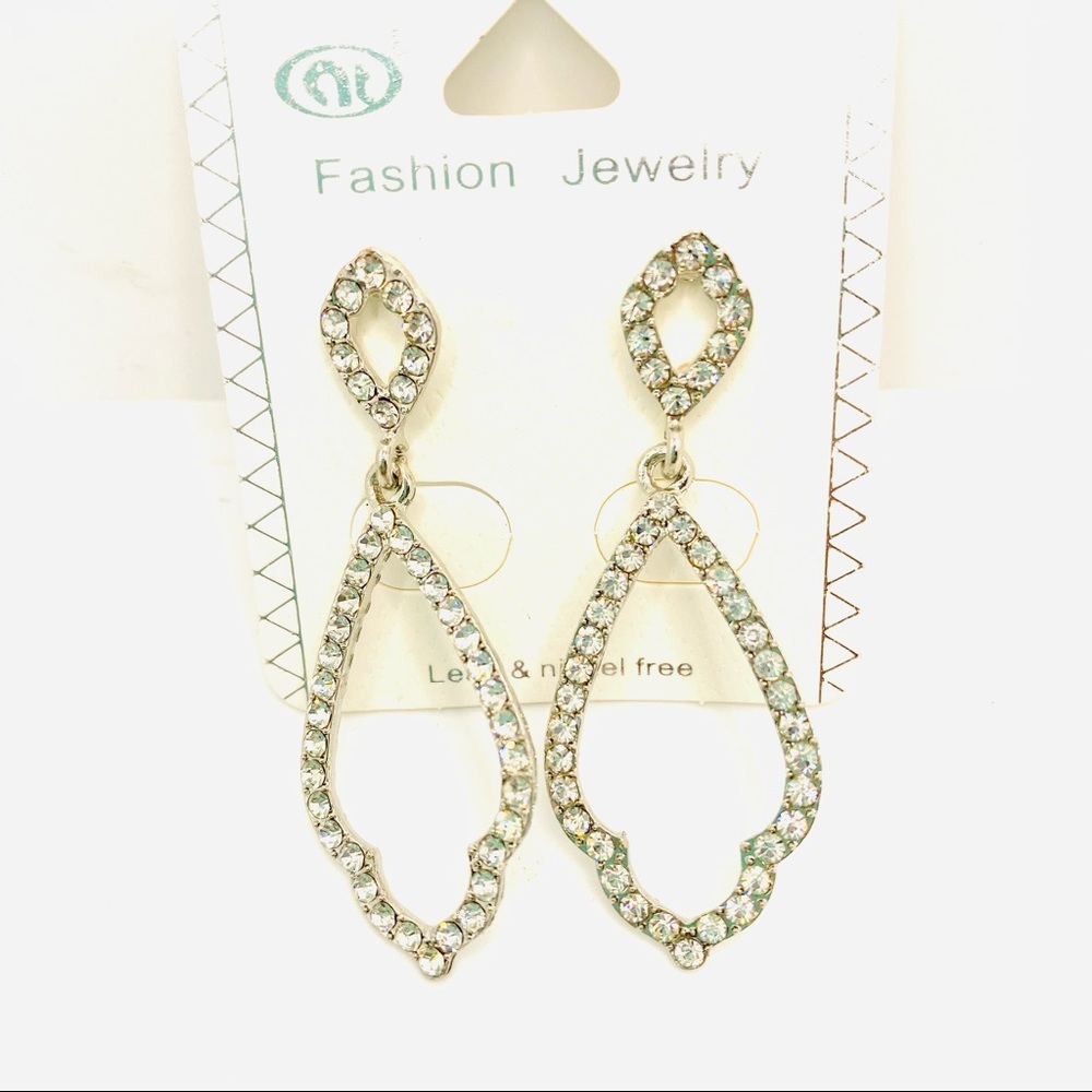 Earrings Art Deco Crystal Drop Pierced set in silver tone.